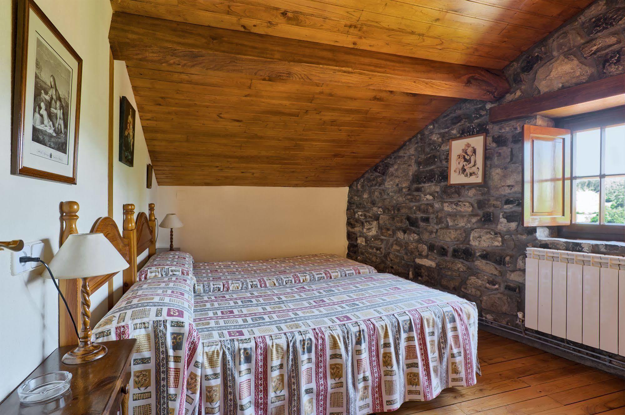 Casas Rurales El Llugaron Miravalles Екстериор снимка