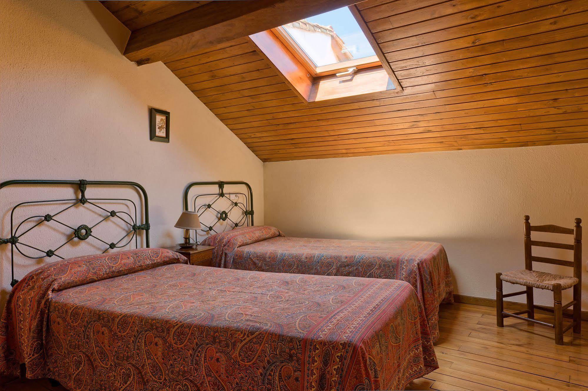 Casas Rurales El Llugaron Miravalles Екстериор снимка