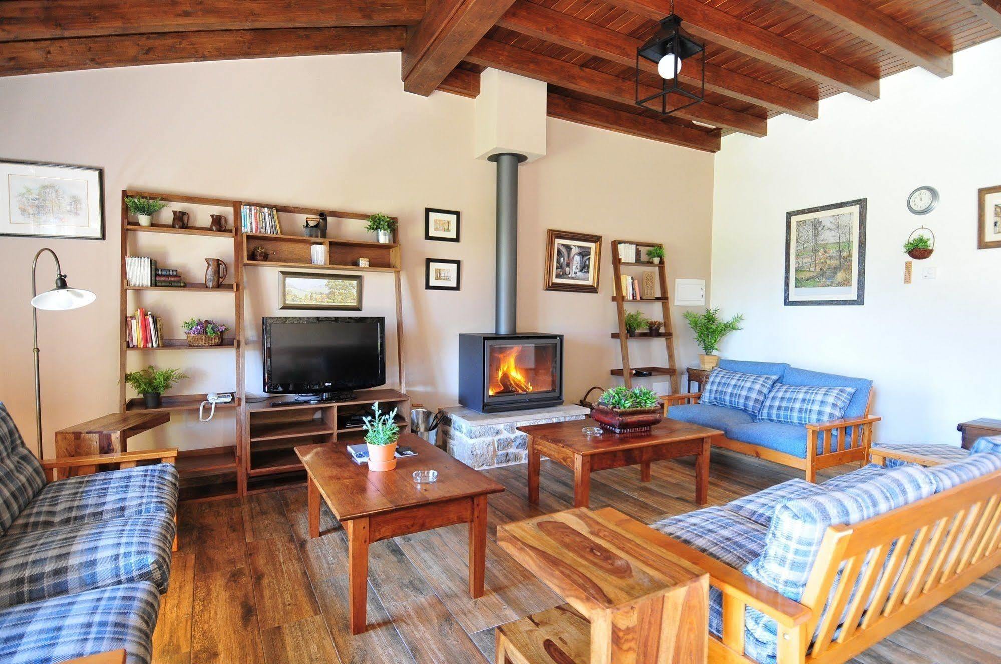 Casas Rurales El Llugaron Miravalles Екстериор снимка